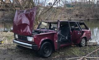 Смертельное ДТП во Львовской области: автомобиль рухнул с моста в реку