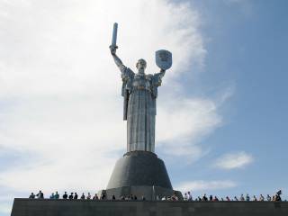 «Слуги народа» хотят приватизировать «Родину-Мать» в Киеве, – СМИ