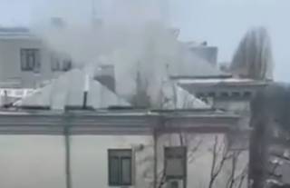 Над российским посольством в Киеве заметили загадочный дым