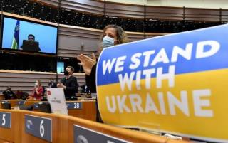 Европарламент рекомендовал предоставить Украине статус кандидата в члены ЕС