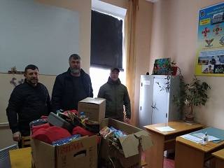 На Закарпатье УПЦ передала 4 грузовика гуманитарной помощи украинским военным и беженцам