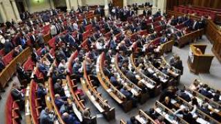 Стало известно, сколько депутатов покинули Украину