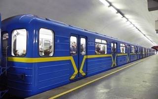 Метро в Киеве снова работает в режиме перевозок