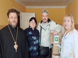 На Виннитчине и Сумщине УПЦ передали медикаменты для лечения украинских военных