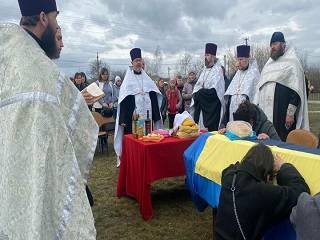 На Одесчине и Ровенщине священники УПЦ отпели украинских военнослужащих