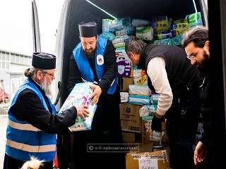 Румынская Церковь передала украинцам 35 тонн гуманитарной помощи