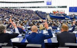 Европарламент принял резолюцию о полном эмбарго энергоресурсов из России