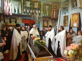 Священники УПЦ отпели погибших защитников Украины