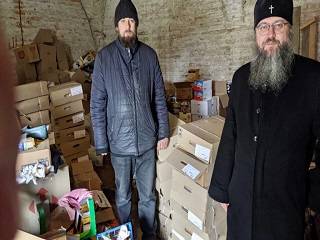 УПЦ оказывает гуманитарную помощь украинским военным, медикам и беженцам