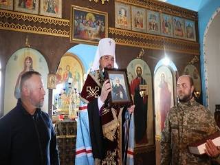 На Киевщине вооруженные люди захватили храм УПЦ