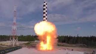 Россия запустила межконтинентальную баллистическую ракету «Сармат»
