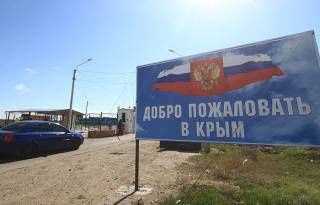 Россияне говорят, что с начала войны в Крым уехали более ста тысяч украинцев