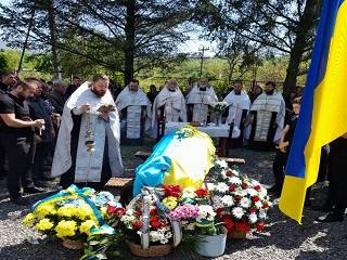 Священники УПЦ простились с погибшими защитниками Украины