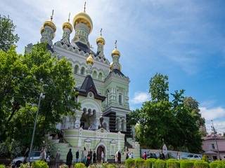 Предстоятель УПЦ в день Николая Чудотворца возглавил праздник в Покровском монастыре Киева