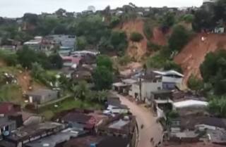 На Бразилию обрушились смертельные дожди: появилось видео последствий непогоды