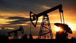 Нефть продолжает дорожать на фоне войны в Украине