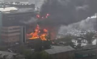 Появилось видео эпичного пожара в московском бизнес-центре
