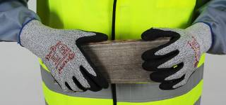 Рабочие перчатки CENTER для строителей: на что нужно ориентироваться