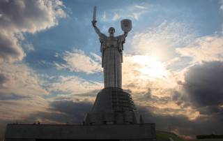 В приложении «Дія» начали решать судьбу Родины-Матери в Киеве