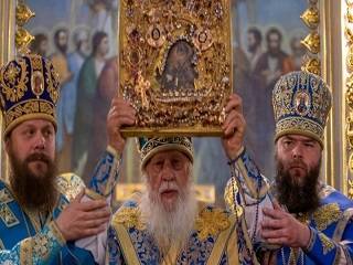 Архиереи и священники УПЦ объехали Одессу с чудотворной иконой Богородицы