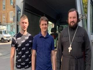 Румынская Церковь передала 2 тонны гумпомощи для нуждающихся Ровенской епархии УПЦ