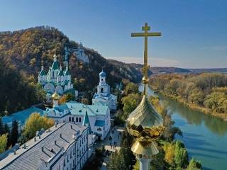 Донецкий митрополит УПЦ поздравил Святогорскую лавру с престольным праздником