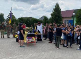 В епархиях УПЦ отпели трех погибших украинских воинов