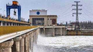ВСУ нанесли очередной удар по мосту через Каховскую ГЭС. Теперь он не проездной