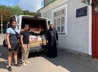 Румынская Церковь передала гуманитарную помощь в Ровенскую епархию УПЦ