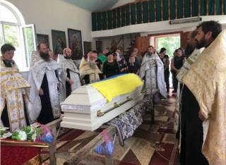 В Винницкой, Ровенской и Нежинской епархиях УПЦ отпели погибших защитников Украины