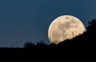 Ученые узнали о Луне кое-что очень необычное