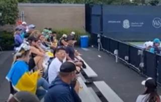 Опубликовано видео, как украинку выгнали с теннисного матча двух россиянок в США