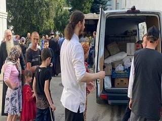 Фонд Предстоятеля УПЦ передал гуманитарную помощь в Святогорскую лавру