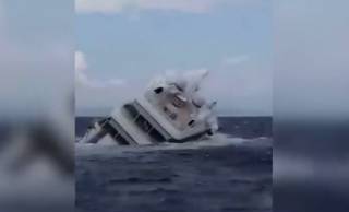 В море эпично затонула яхта российского олигарха
