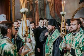 Архиепископ УПЦ призвал к молитве за мир в День знаний