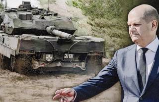 Шольц объяснил, почему Германия не передает Украине танки