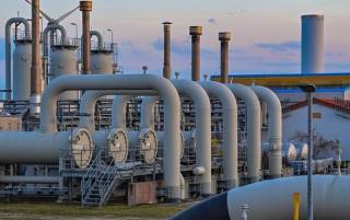 «Газпром» почти вдвое сократил поставки газа в Европу