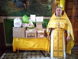 На Житомирщине верующие УПЦ передали гуманитарный груз терробороне