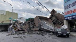На Тайване - жесткое землетрясение и есть угроза цунами