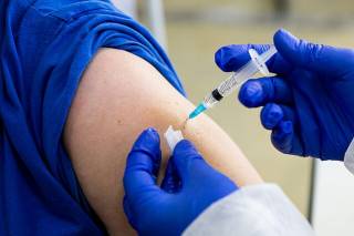 В Украине разрешили вторую бустерную дозу вакцины от коронавируса