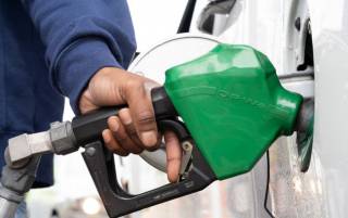 Цены на бензин в Украине медленно, но уверенно ползут вниз