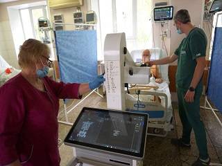 Благотворительный фонд передал оборудование медикам Киева, Николаева и Очакова