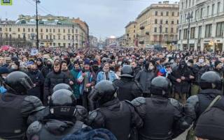 В России зреют массовые акции протеста. Людей призывают жечь военкоматы