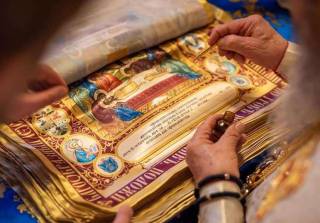 Предстоятель УПЦ освятил для храмов новые антиминсы без упоминания Патриарха Кирилла
