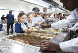 Британским детям грозит голод, а 60% заводов на грани закрытия