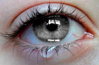 Как помогают увлажняющие капли для глаз