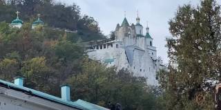 Одесская епархия УПЦ доставила гуманитарный груз в Святогорскую лавру