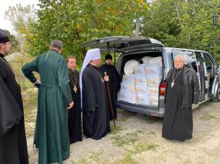 На Харьковщине УПЦ передала гуманитарную помощь жителям сел