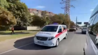 Одесская епархия УПЦ передала автомобили военным и медикам