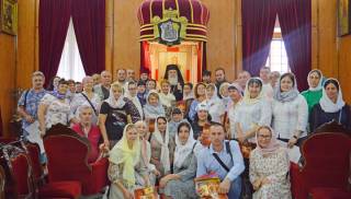Верующие УПЦ из Украины встретились с Иерусалимским Патриархом Феофилом ІІІ